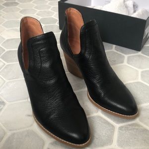 Silent D Ankle booties. Size 39 (9). Black.